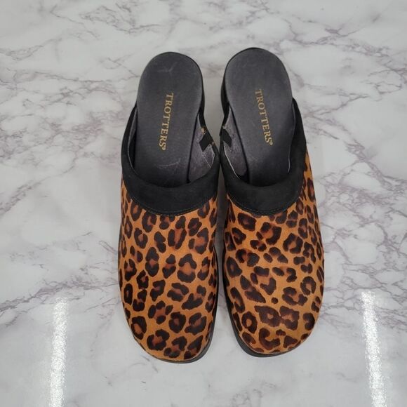 Trotters Leopard Print Dyed Calf Pony Hair Mules Clogs Women's 10.5 - Picture 2 of 13